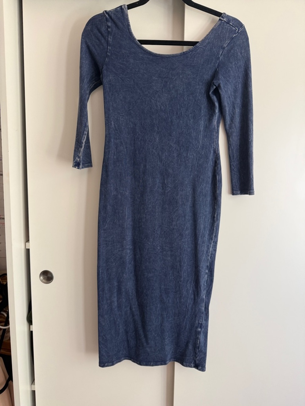 Women's Blue Scoop Neck Midi Dress